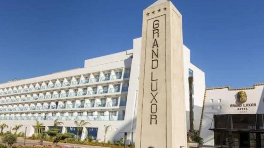 El Grand Luxor Hotel and Village.