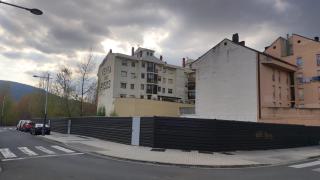 Parcela donde se levantarán las viviendas de Aínsa.