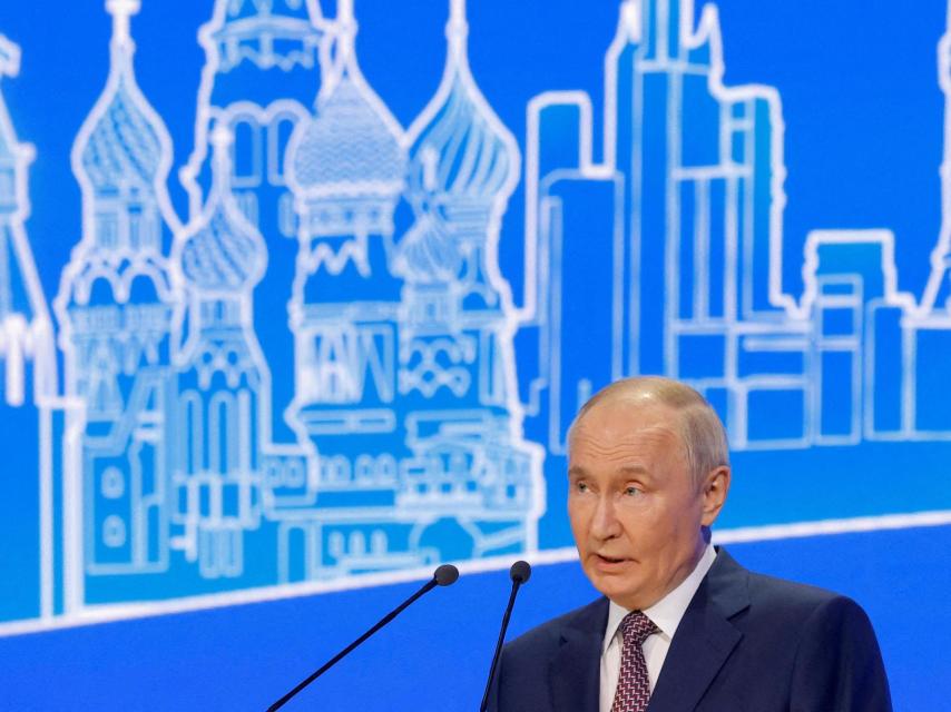 El presidente ruso, Vladímir Putin, habla durante el Congreso de la Unión Rusa de Industriales y Empresarios en Moscú, Rusia, 18 de marzo de 2025.