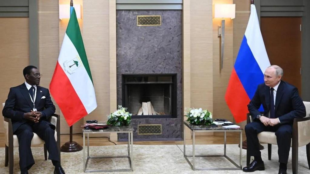 El presidente de Guinea Ecuatorial, Teodoro Obiang, durante su reunión con el presidente ruso, Vladímir Putin.