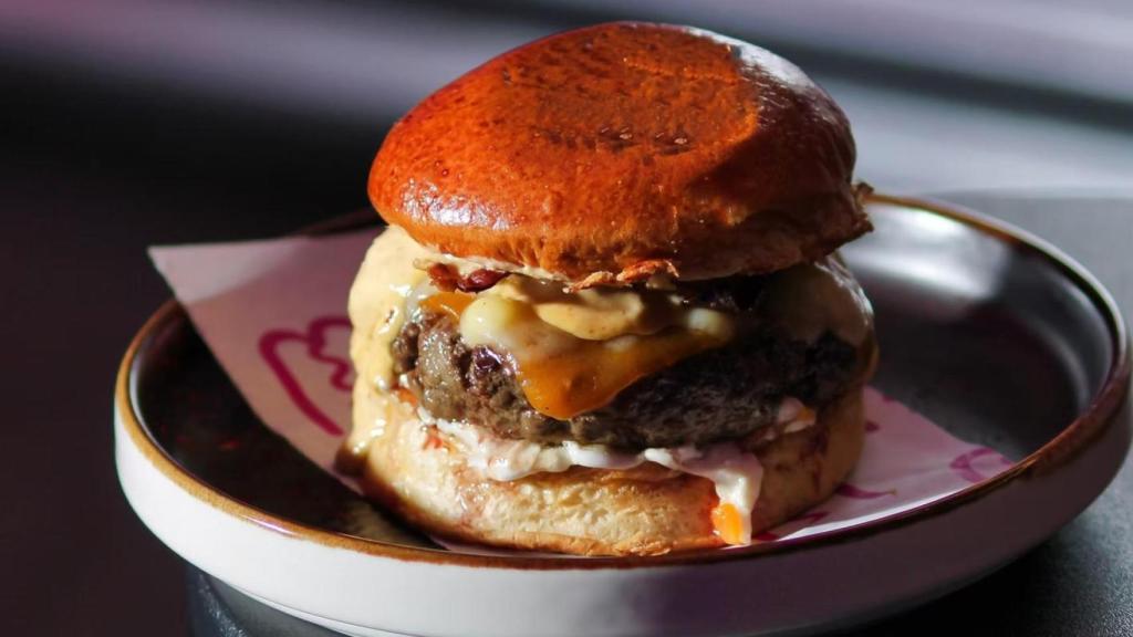 Una hamburguesa de Vibra Burger.