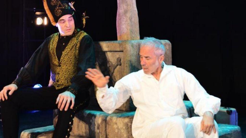 Una escena de la obra teatral 'Apaga o candil'.