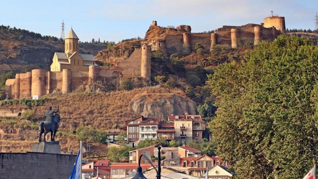La fortaleza de Narikala en Tbilisi