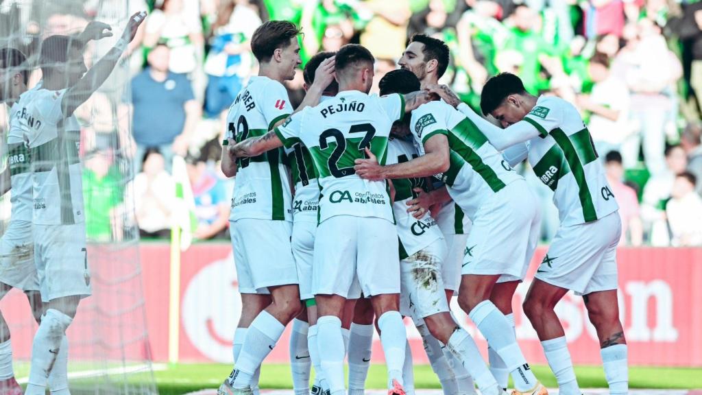 Los jugadores celebran un tanto en esta temporada.