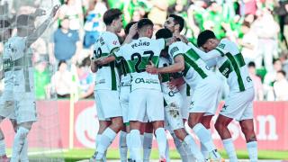 Los jugadores celebran un tanto en esta temporada.