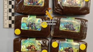 Ocho tabletas de hachís.