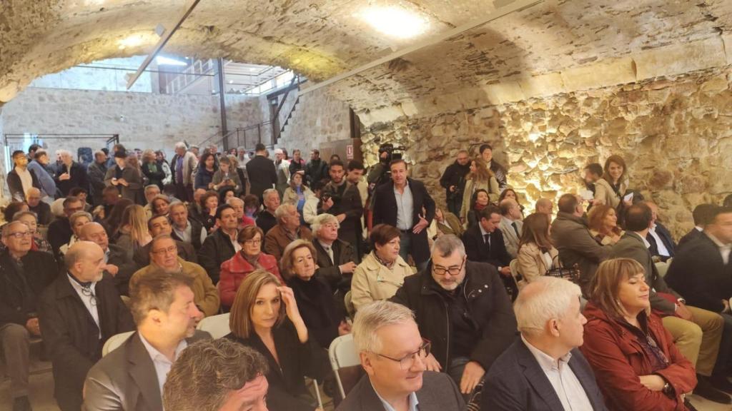 Asistentes a la inauguración del Museo Arqueológico Cerro de San Vicente
