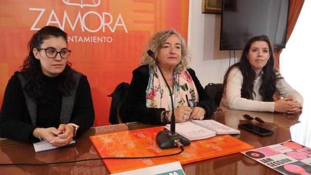 Ana Alfonso, Auxiliadora Fernández y Claudia Zurdo
