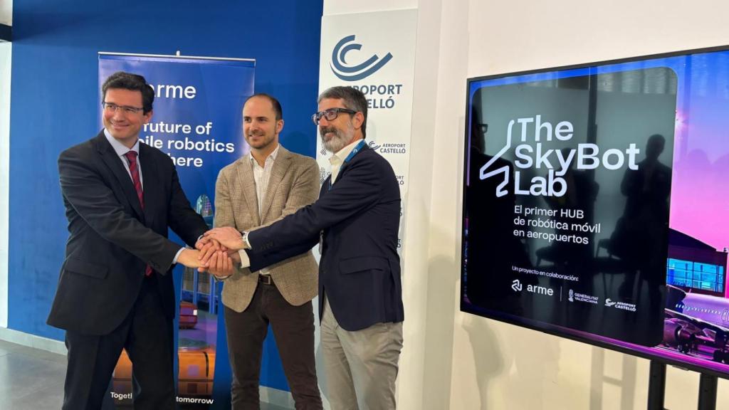 De izquierda a derecha: Carlos Berenguer, Javier Miguélez y Justo Vellón.