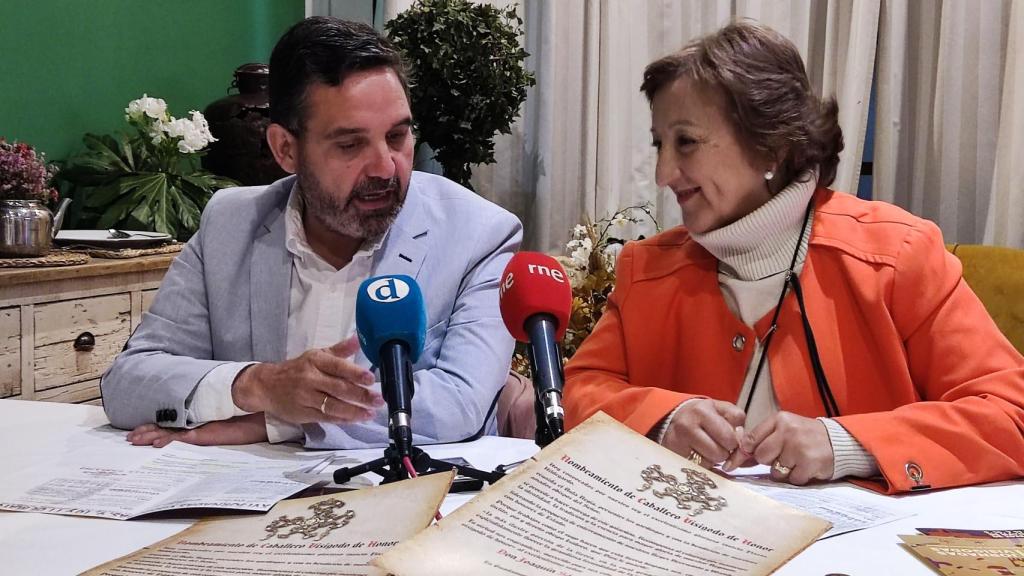 Sagrario Gutiérrez y Joaquín Romera durante la presentación.