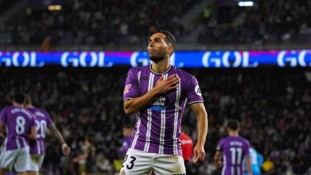 Anuar Tuhami en un partido del Pucela esta temporada