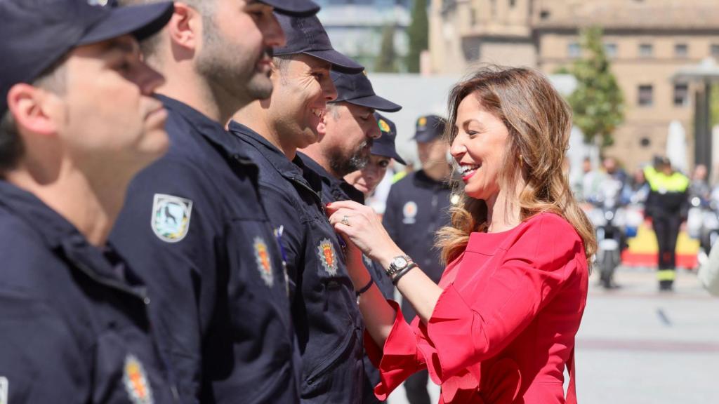 Entrega de la Medalla de Plata a los agentes de la UAPO que participaron en el dispositivo de la dana