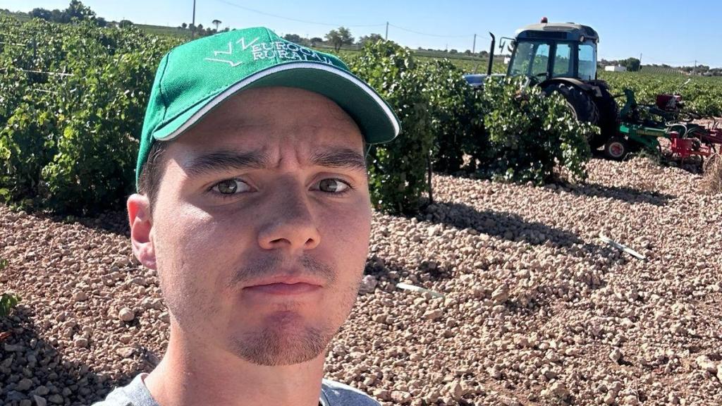 Santiago Rodrigo en el campo.