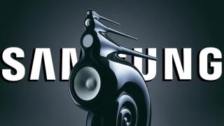 Fotomontaje con el B&W Nautilus y el logo de Samsung.