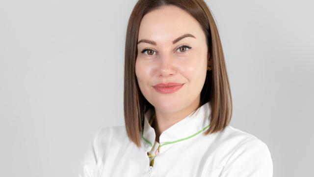 La Dra. Anastasiia Lapshyna alerta de la cara Ozempic: Vemos a pacientes con mejor cuerpo, pero con la piel fatal