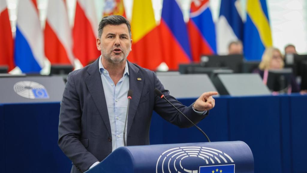 El portavoz del PSOE, Nicolás González Casares, durante el debate de este miércoles en la Eurocámara