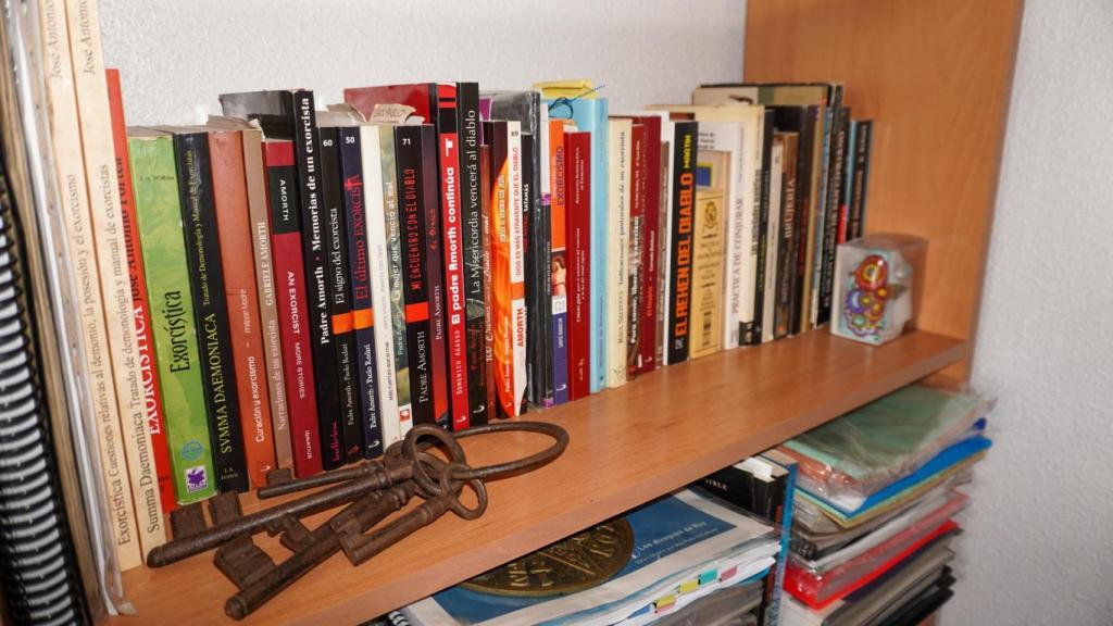 Manuales de exorcismo.