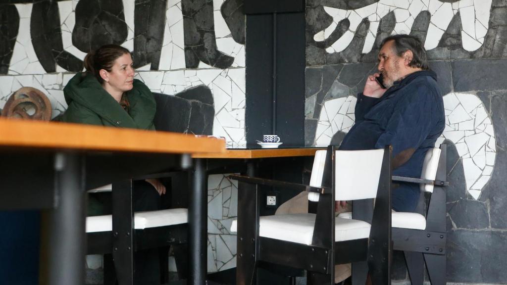 La alcaldesa de Cervo, Dolores García y el propietario de la factoría, Segismundo García.