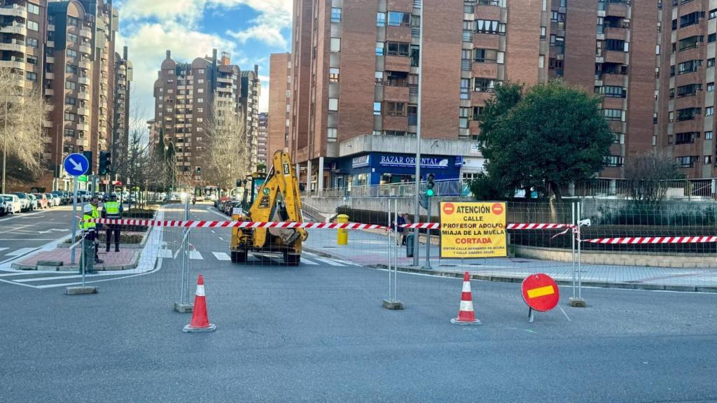 Las obras de una calle de Parquesol por la red de calor