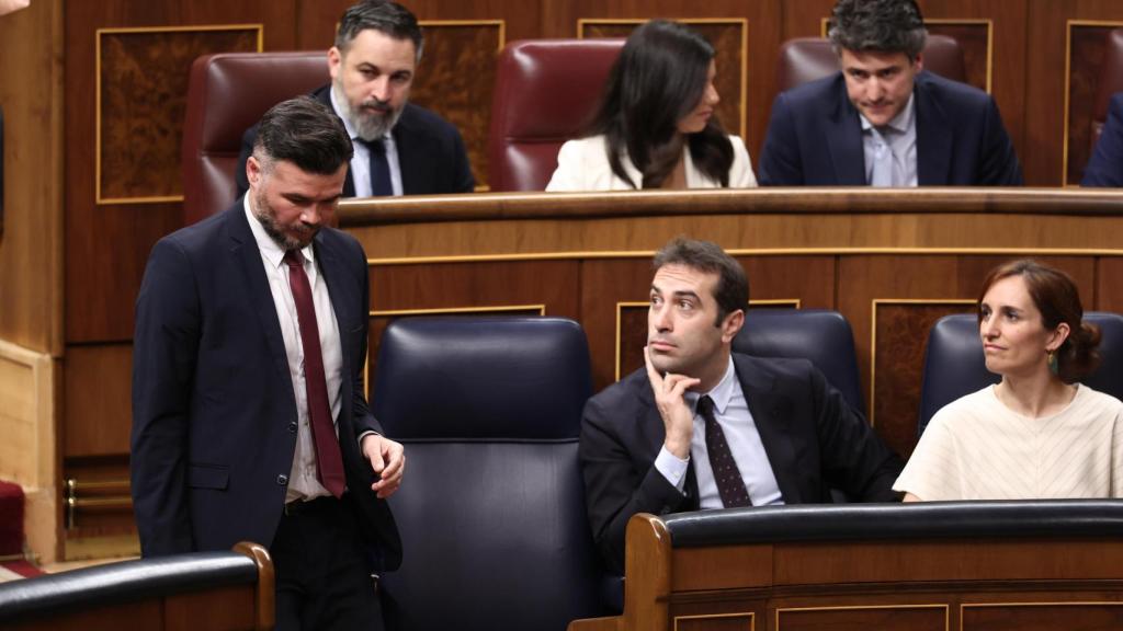 Gabriel Rufián (ERC), Carlos Cuerpo  y Mónica García.