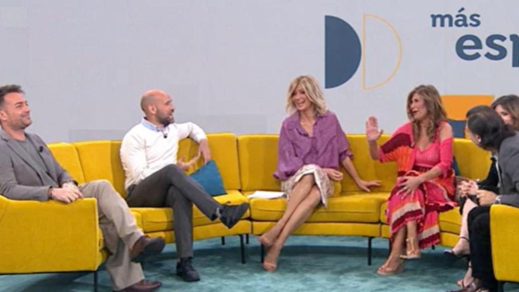 Colaboradores en plató.