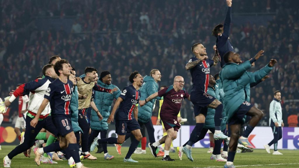 Los jugadores del PSG celebran el pase a la final de la Champions.