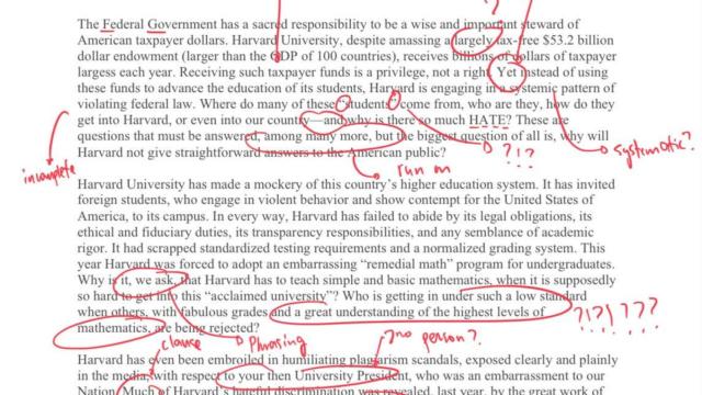 La carta enviada por Linda McMahon a Harvard y que las redes sociales han parodiado con correcciones en rojo.