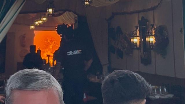 El fuego en una caseta de la Feria de Sevilla.