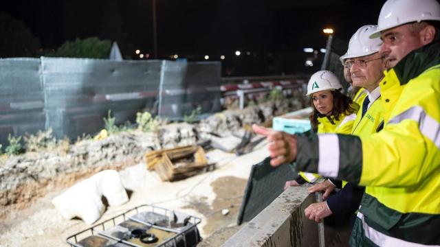 La consejera de Fomento, Rocío Díaz, y el alcalde de Málaga, Francisco de la Torre, visitan las obras del carril Bus-VAO de la A-357.