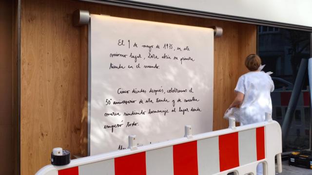 El manuscrito que Inditex ha colocado en la tienda de Zara en Juan Flórez.