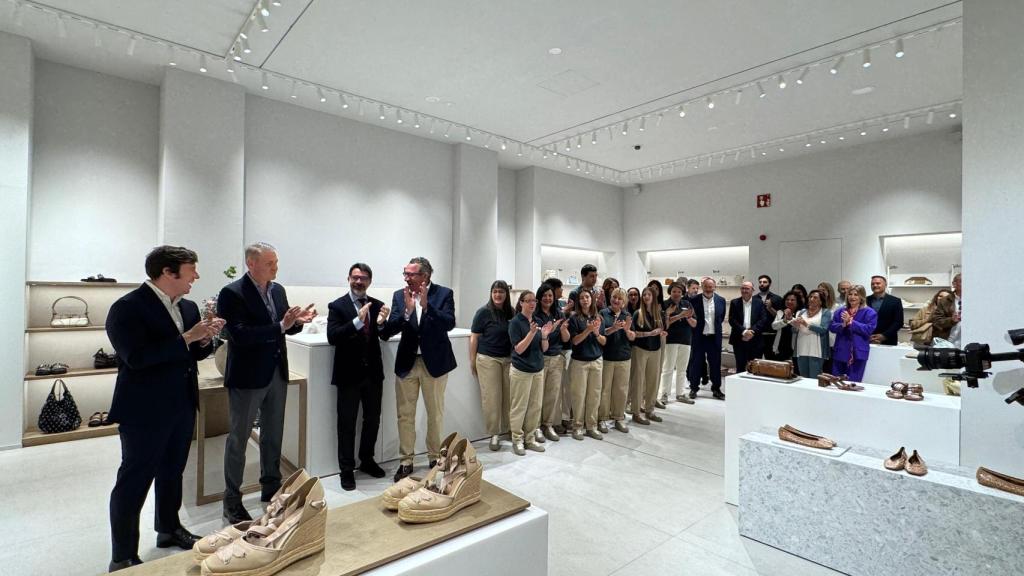 Inauguración de la tienda en el Outlet de San Vicente