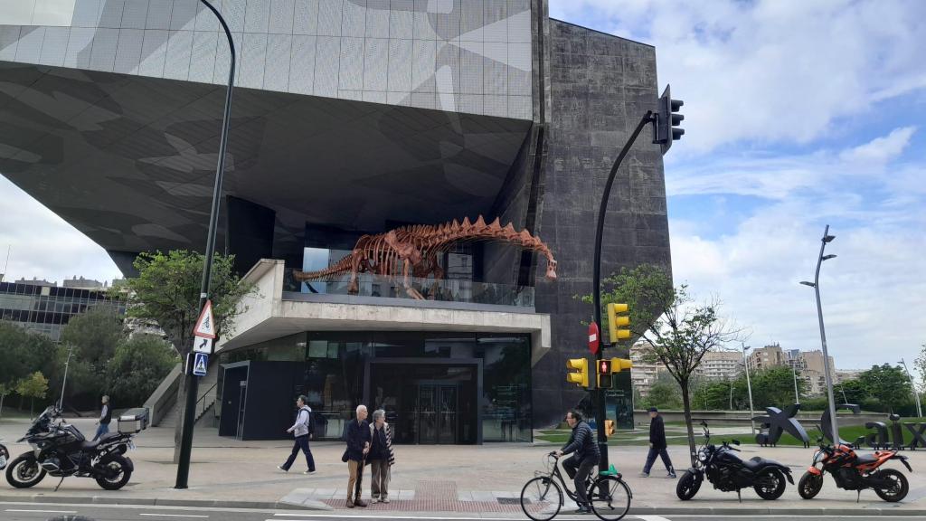 Dinosaurio Patagotitan mayorum, en CaixaForum Zaragoza.