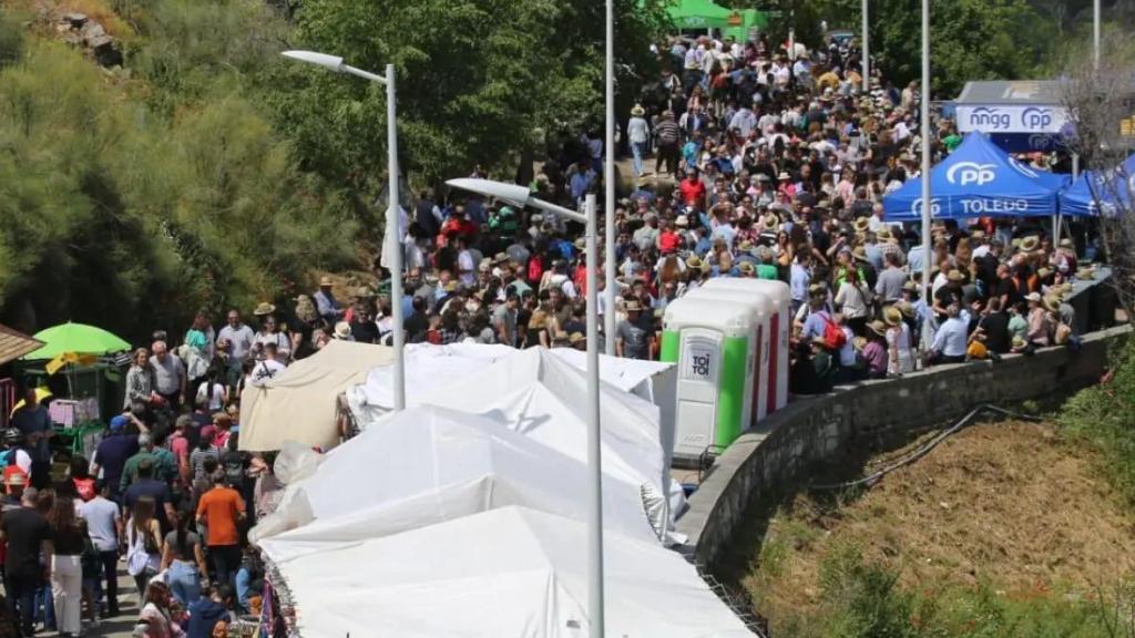 Aglomeraciones durante la celebración de la Romería del Valle en Toledo.