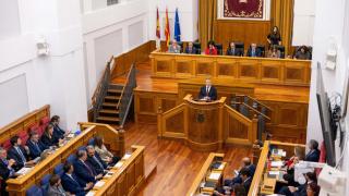 PSOE y PP acuerdan un máximo de 55 diputados en las Cortes de Castilla-La Mancha, pero no antes de 2027