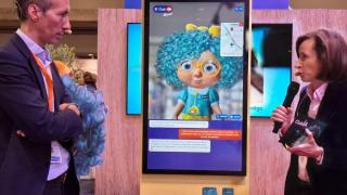 Javier Mallo Sanchez Chief Information Officer (CIO) de Carrefour España y Elodie Perthuisot, directora ejecutiva de Carrefour España en el Salón Carrefour celebrado el 8 de mayo de 2025.