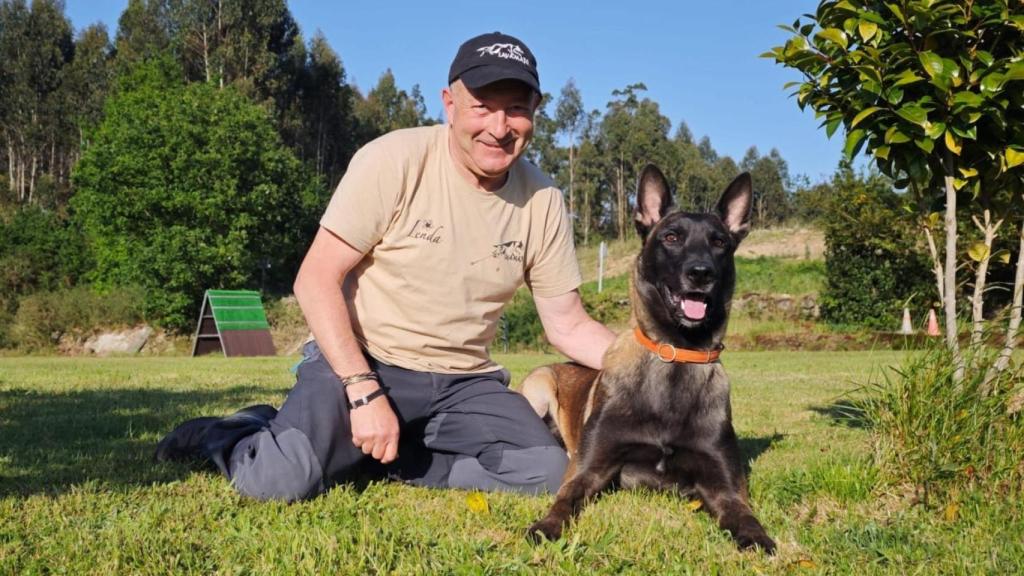 El adiestrador-educador canino José Luis Lorenzo Couce.