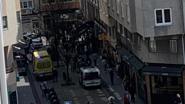 Fallece una mujer en la calle Barcelona de A Courña