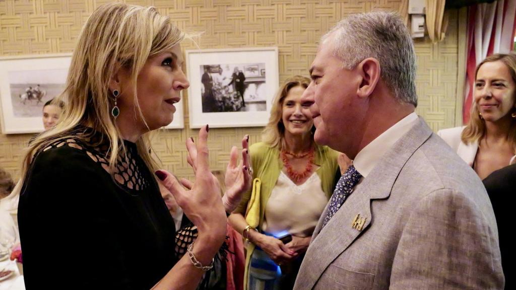 Máxima de Holanda y José Luis Sanz, alcalde de Sevilla, en la Feria de Abril.