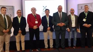 La reunión entre el consejero y las organizaciones agrarias se ha llevado a cabo en Expovicaman.