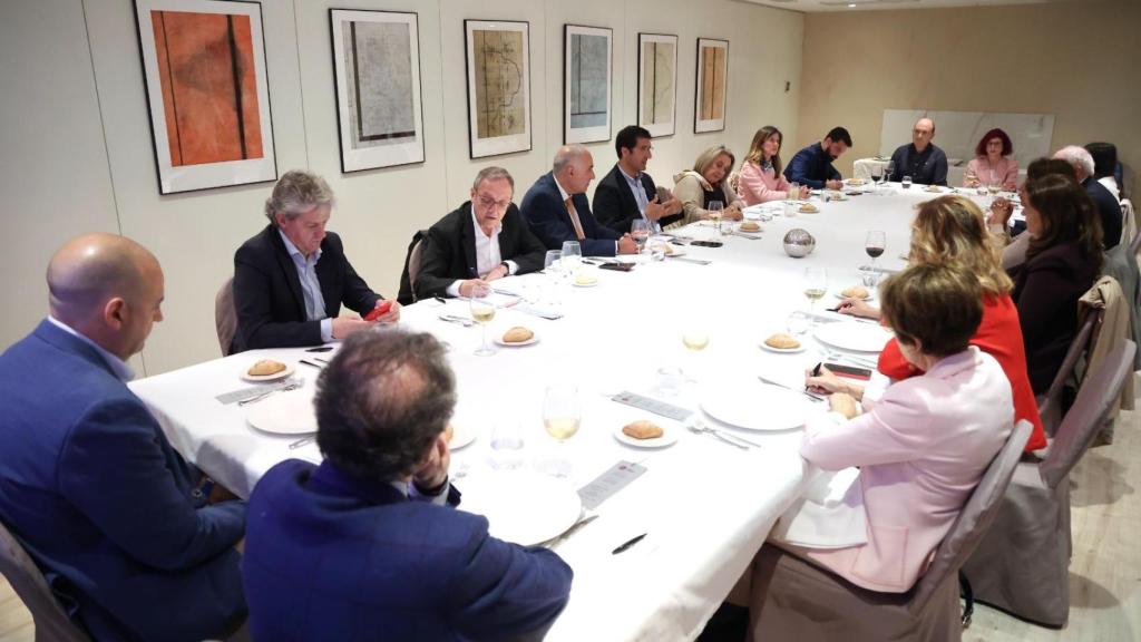 Un momento del encuentro del Club Conecta con el vicepresidente segundo de la Junta, José Manuel Caballero.