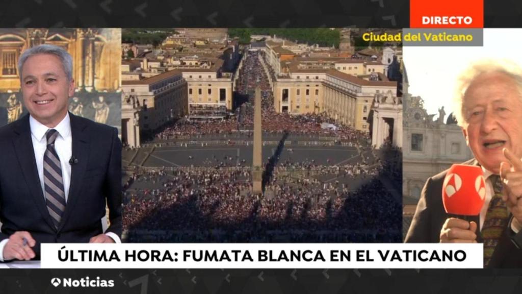 'Antena 3 Noticias' informando sobre la elección del nuevo Papa.