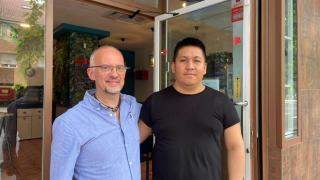 Luis y Henry en su nuevo restaurante.