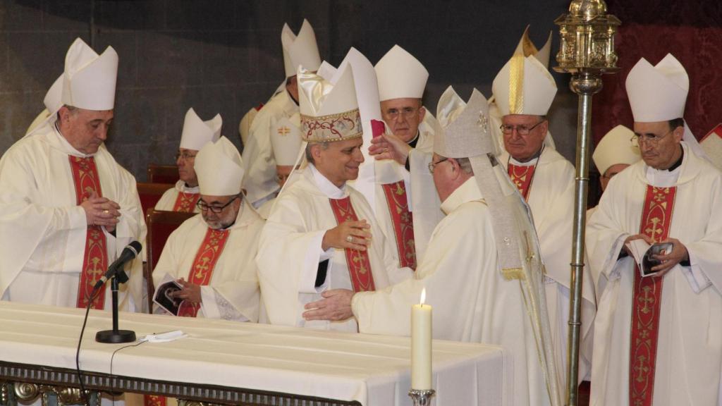 El nuevo Papa durante la ordenación como obispo de Manuel Herrero en 2016