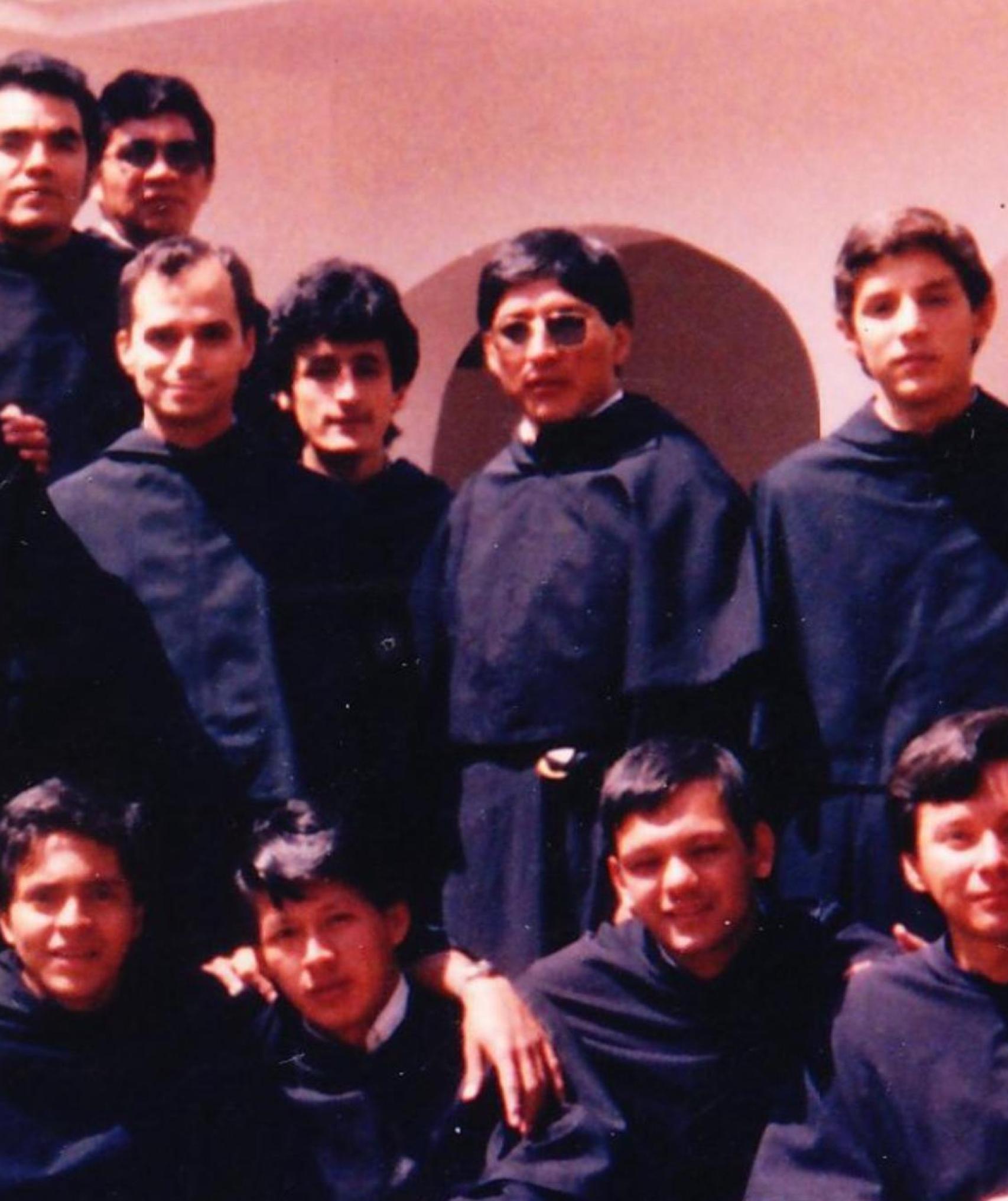 Un joven Prevost en Perú durante una etapa como misionero.