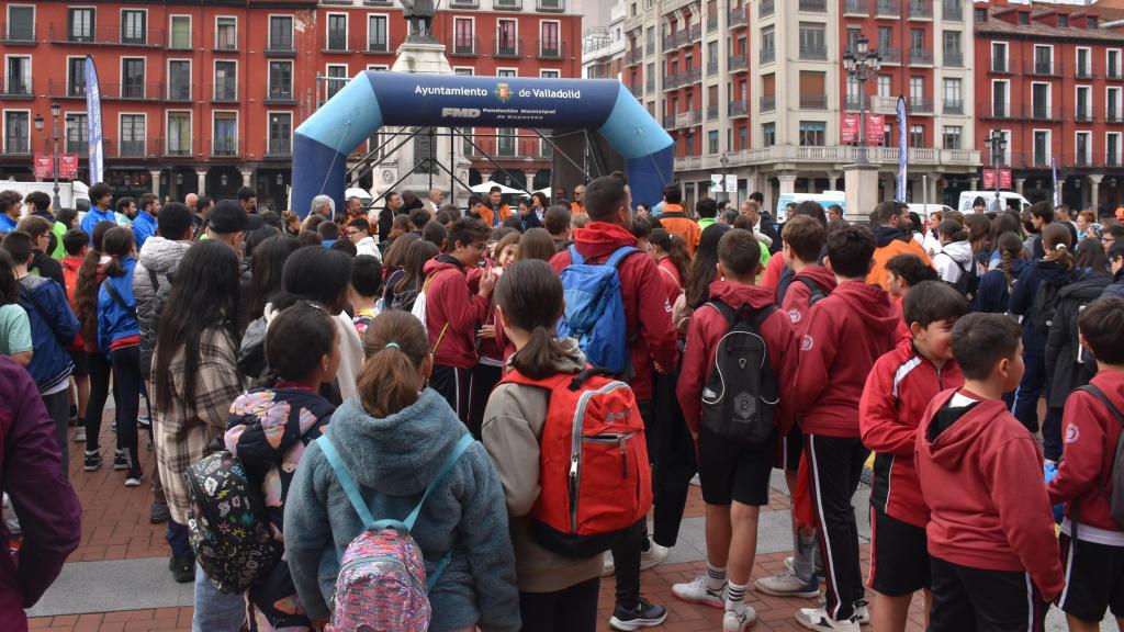 Los niños que participan en el Día Internacional de la Educación Física en la Calle