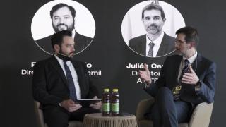 El director de AMTEGA, Julián Cerviño, y el director de Quincemil, Pablo Grandío, en el III Foro Empresa e Inteligencia Artificial.