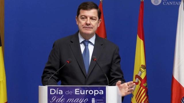 El presidente de la Junta, Alfonso Fernández Mañueco, durante la celebración del Día de Europa, este viernes en Santander