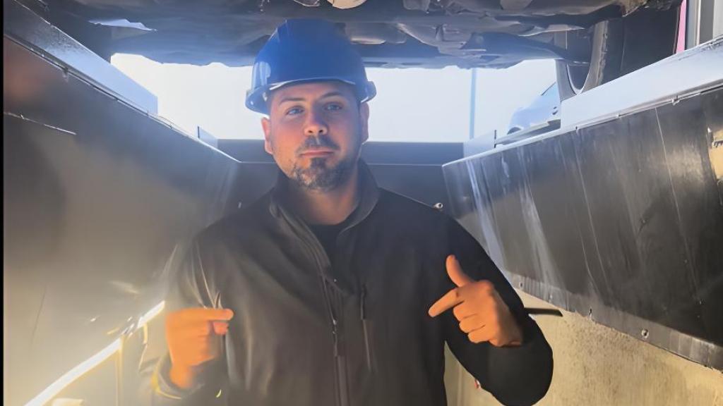 Pedro, empleado de la ITV.