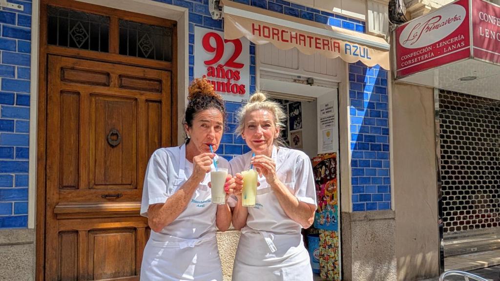 Las hermanas Inma y Mari Ángeles, esta semana en La Horchatería Azul.