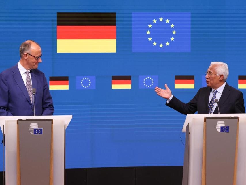 El nuevo canciller alemán, Friedrich Merz, y el presidente del Consejo Europeo, António Costa, durante su rueda de prensa de este viernes en Bruselas
